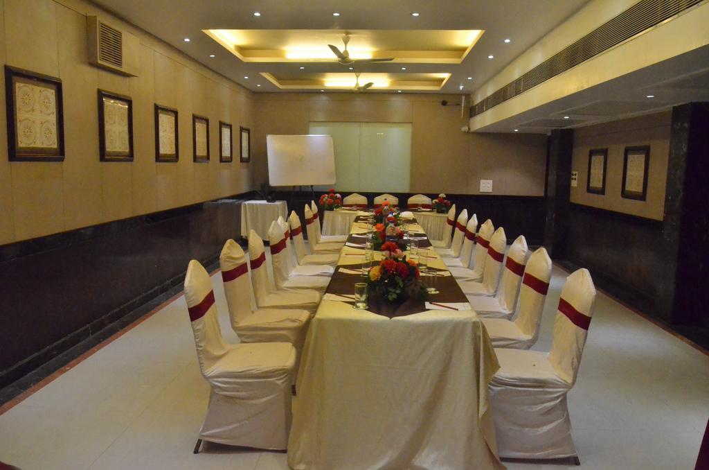 Hotel Landmark Gwalior Exterior foto