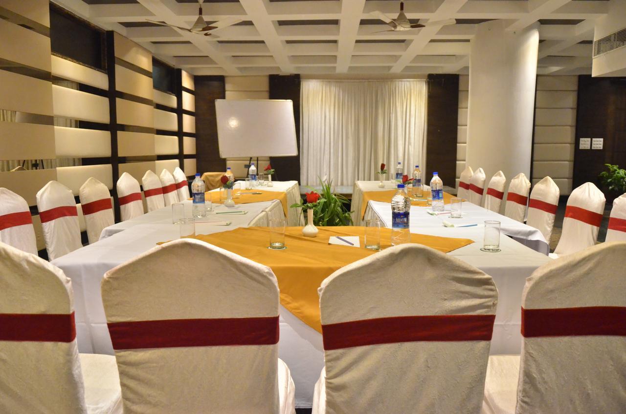 Hotel Landmark Gwalior Exterior foto
