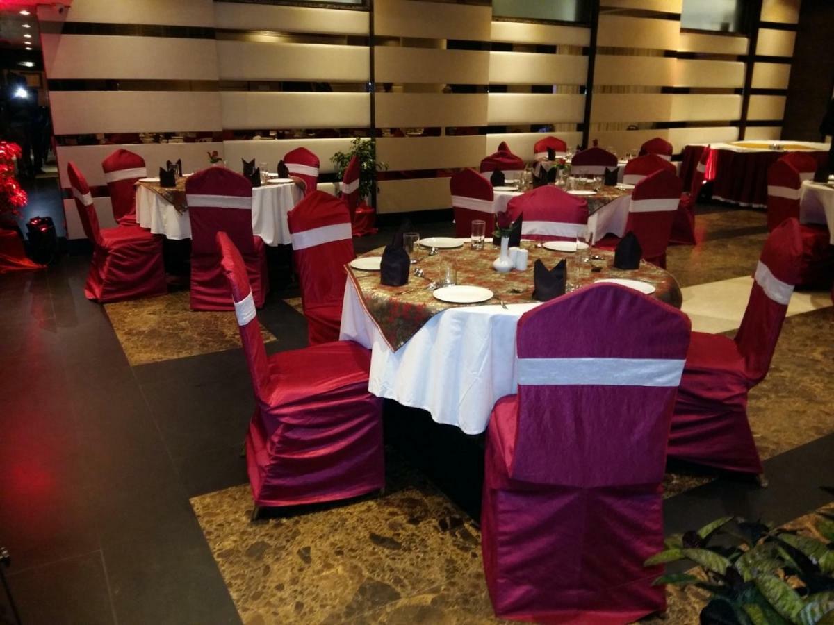 Hotel Landmark Gwalior Exterior foto